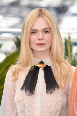 Elle Fanning – Jury Photocall at the Cannes Film Festival 05/14/2019 фото №1173741