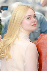 Elle Fanning – Jury Photocall at the Cannes Film Festival 05/14/2019 фото №1173737
