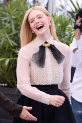 Elle Fanning – Jury Photocall at the Cannes Film Festival 05/14/2019 фото №1173739