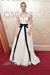 Elle Fanning – Oscars 2025 Red Carpet фото №1413243