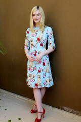 Elle Fanning – “The Beguiled” Press Conference in Beverly Hills фото №974929