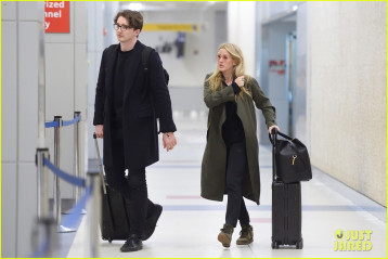 Ellie Goulding - JFK Airport in New York 04/01/2018 фото №1059802