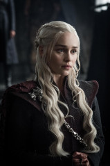 Emilia Clarke - 'Game Of Thrones' (2017) 7x03 'The Queen's Justice'  фото №1246693