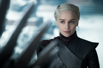 Emilia Clarke - 'Game Of Thrones' (2019) 8x06 'The Iron Throne' фото №1219980
