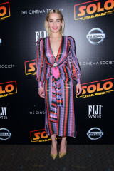 Emilia Clarke-‘Solo: A Star Wars Story’ Premiere, New York фото №1072494