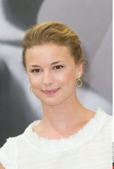 Emily VanCamp - 'Revenge' Photocall at 52nd Monte Carlo TV Festival 06/12/2012 фото №1320581