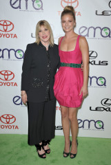 Emily VanCamp - Environmental Media Awards in Los Angeles 09/29/2012 фото №1321610
