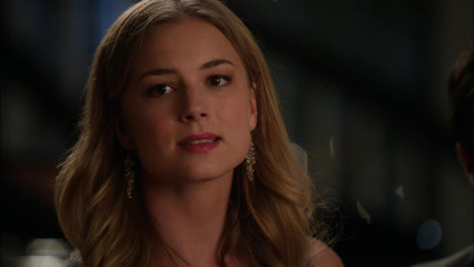 Emily VanCamp - Revenge (2013) 2x19 'Identity' фото №1324995