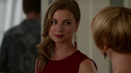 Emily VanCamp - Revenge (2014) 4x01 'Renaissance' фото №1320518