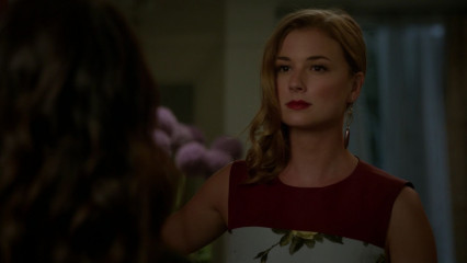 Emily VanCamp - Revenge (2014) 4x01 'Renaissance' фото №1320505