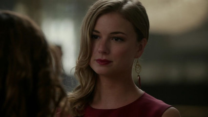 Emily VanCamp - Revenge (2014) 4x01 'Renaissance' фото №1320536