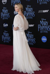 Emily Blunt – Disney’s “Mary Poppins Returns” Premiere in LA фото №1122488