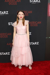 Emily Browning –“American Gods” Season Two Premiere in Los Angeles  фото №1150269