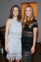 NINA AGDAL and EMILY DIDONATO at Jonathan Simkhai Fashion Show at NYFW  фото №1003310