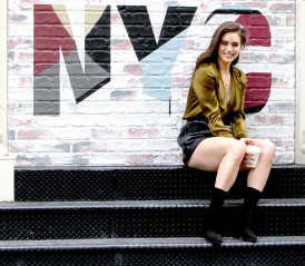 Emily DiDonato – Maybelline Photoshoot in New York City фото №1060635
