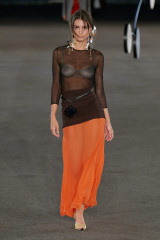 Tory Burch Spring/Summer 2023 Fashion Show in New York фото №1351266