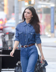 Emily Ratajkowski - Out in Soho in New York 11/08/2021 фото №1321945