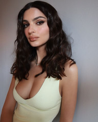 Emily Ratajkowski – Photoshoot April 2025 фото №1416179