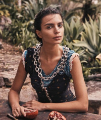 Emily Ratajkowski – Vogue Australia January 2019 фото №1128453