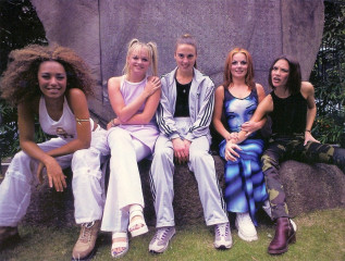 Emma Bunton - Spice Girls by Harry Borden in Bangkok 10/01/1996 фото №1417868