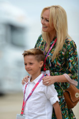 Emma Bunton - British Grand Prix in Silverstone 07/05/2015 фото №1135154