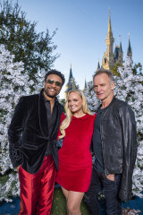 Emma Bunton - Disney Parks Magical Christmas Day Parade 11/10/2019 фото №1242725