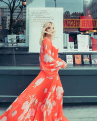 Emma Roberts by Franck Roberts for Valentino x Belletrist Campaign // 2021 фото №1296490