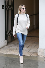 Emma Roberts Shopping at Ralph Lauren in Beverly Hills фото №1029422