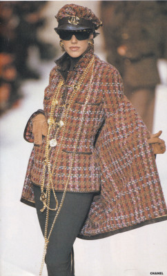 Emma Sjoberg for Chanel autumn/winter 1992 фото №1413223