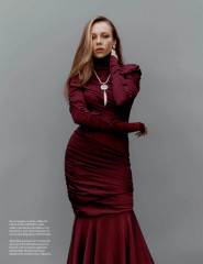 Ester Exposito-Vogue Magazine, Spain October 2021 фото №1312170