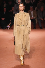 Eva Herzigova for Fendi FW25 фото №1413494