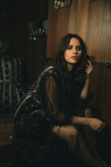 FELICITY JONES for Bustle Magazine, January 2020 фото №1241112