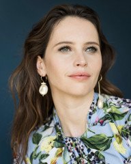 Felicity Jones – The New York Times December 2018 фото №1124675