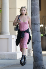 Florence Pugh - West Hollywood 11/22/2022 фото №1358874