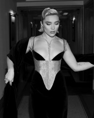Florence Pugh by Pip Bourdillon фото №1410680