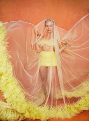 Florence Pugh – in Harper's Bazaar UK, May 2025 фото №1416474