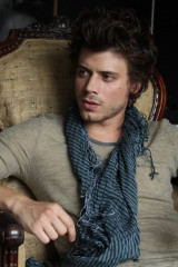 Francois Arnaud фото №655947