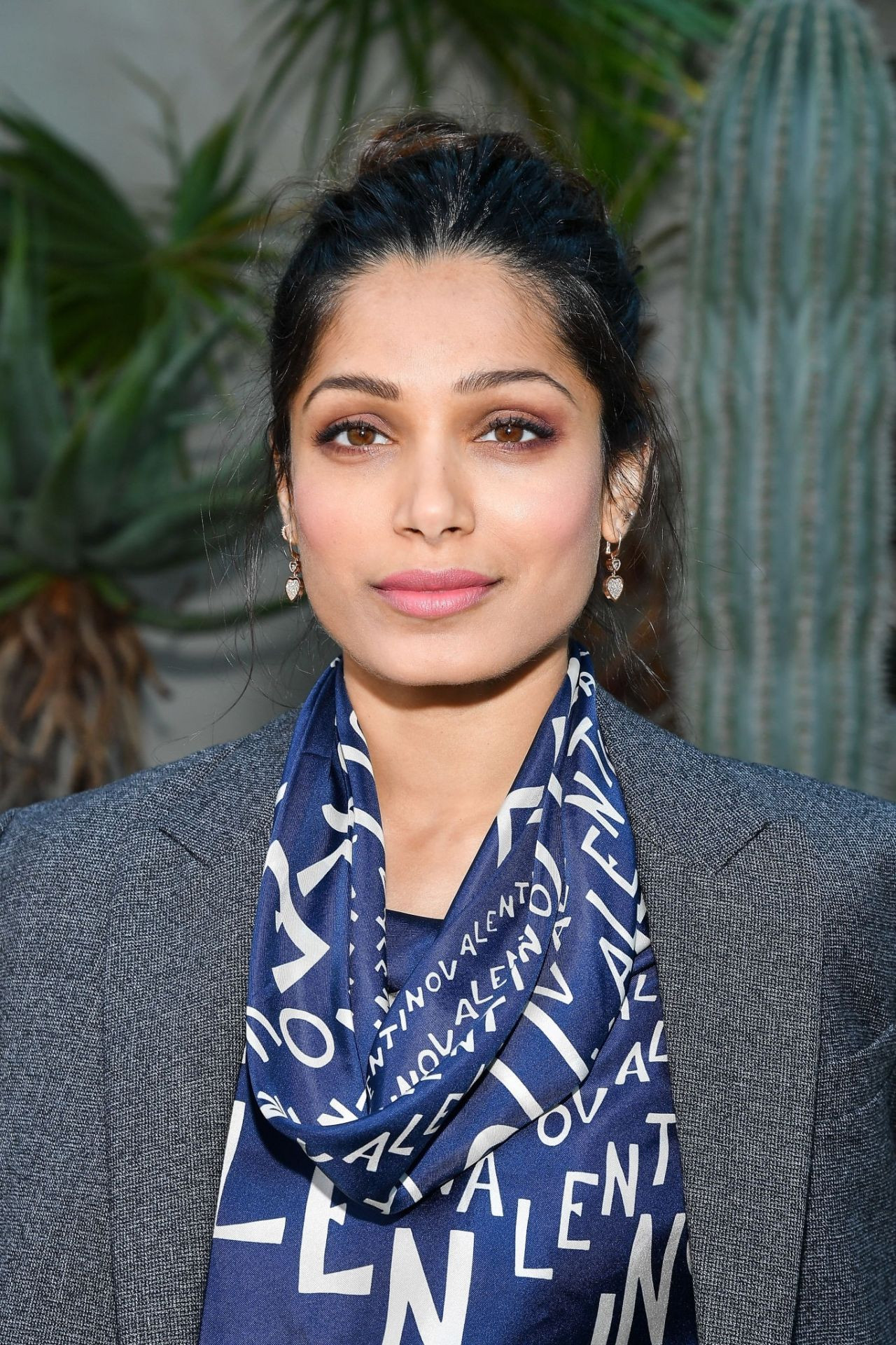 Фрида Пинто - Freida Pinto фото №1105095 - Freida Pinto – Valentino