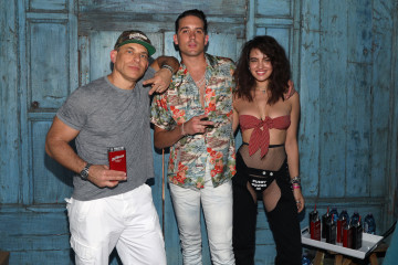 G-Eazy at Couple Up at Playboy Coachella Pool Party 04/14/2018 фото №1065304