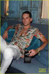 G-Eazy at Couple Up at Playboy Coachella Pool Party 04/14/2018 фото №1065305