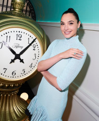 Gal Gadot - Tiffany &amp; Co. Exhibition Opening Gala in London 06/09/2022 фото №1343500