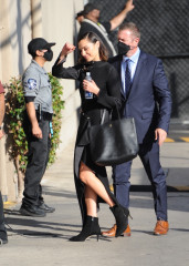 Gal Gadot - Arriving at Jimmy Kimmel Live! in Hollywood 11/03/2021 фото №1319917