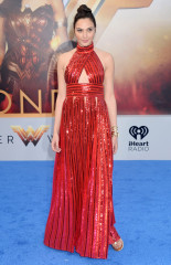 Gal Gadot on Red Carpet – “Wonder Woman” Movie Premiere in Los Angeles фото №968858