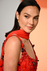 Gal Gadot at Vanity Fair Oscars Party 2025 фото №1413349