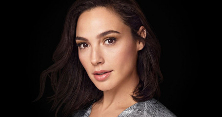 Gal Gadot for Revlon Live Boldly, January 2018 Campaign фото №1029713