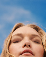 Gemma Ward - Glossier ‘Skywash’ Ad Campaign фото №1327502