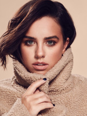 Georgia May Foote – Autumn Beauty Range with George At Asda 2018 фото №1118317