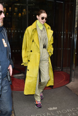 Gigi Hadid - Out in Paris фото №1248143