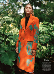 Gigi Hadid – Vogue Magazine January 2020 фото №1237451