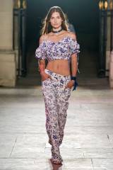 Isabel Marant Spring/Summer 2022 Fashion Show in Milan фото №1319349